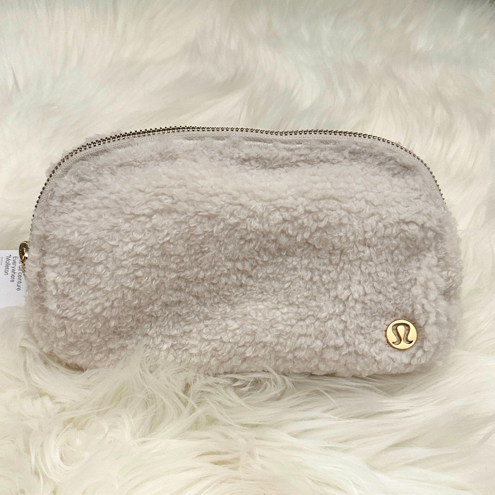 lululemon everywhere belt bag fleece